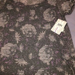 Large LuLaRoe Classic T